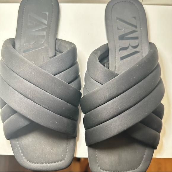 Zara Women's Stylish Black Sandal - Picture 4 of 6